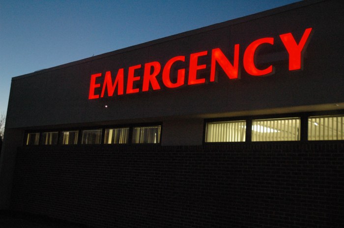 Emergency room | Lucy Dixon, 22, came through the emergency … | Flickr Emergency room | Lucy Dixon, 22, came through the emergency … | Flickr