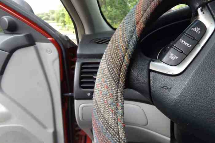 Heated steering wheel cover