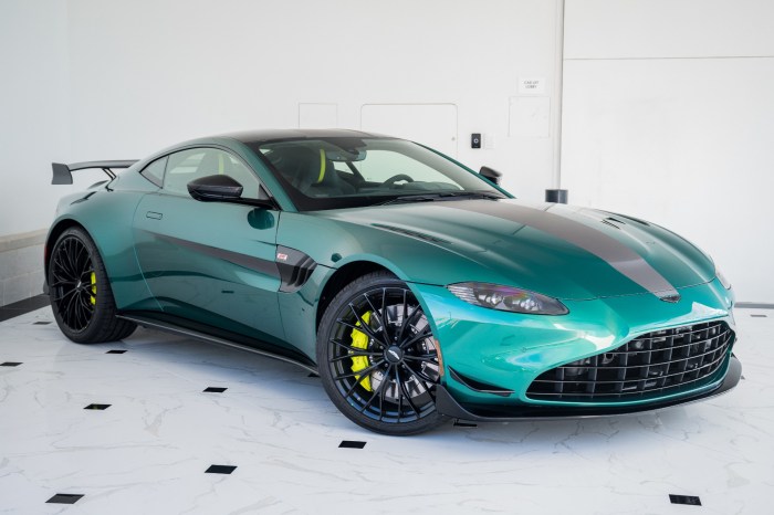 THE ULTIMATE – ASTON MARTIN—MAGAZINE