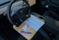 Steering wheel tray